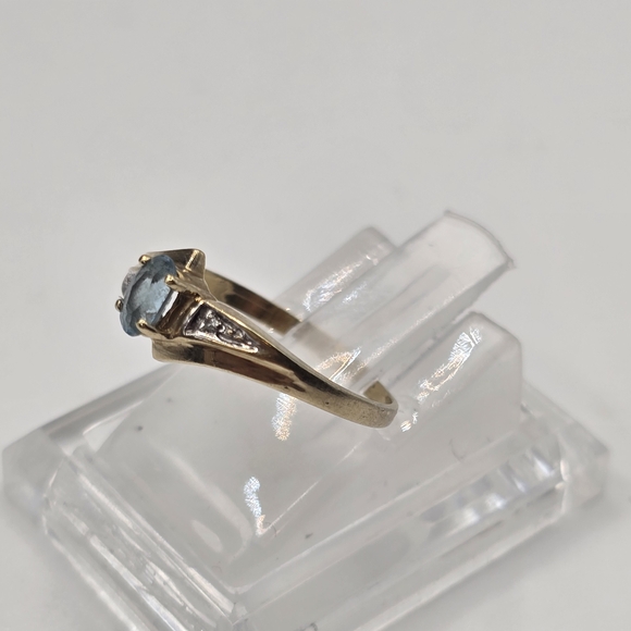 10k Gold Oval Blue Topaz Ring with Side Diamonds -Delicate and Feminine - Picture 4 of 8